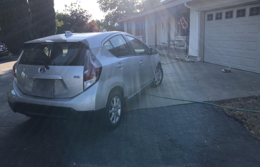 2017 TOYOTA PRIUS C - JTDKDTB39H1594339