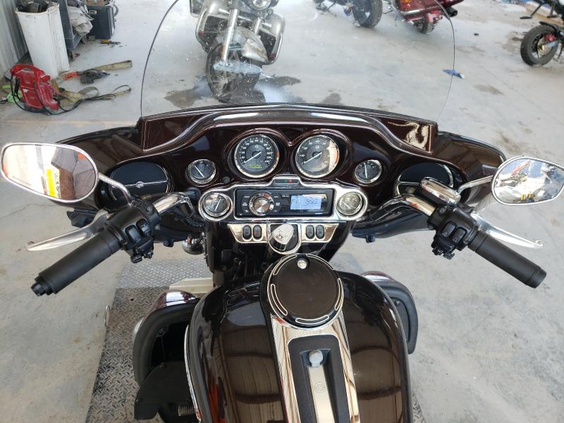 2011 HARLEY-DAVIDSON FLHTK 1HD1KEM18BB662221