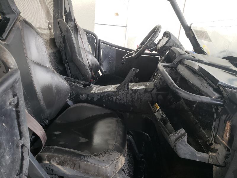 2017 CAN-AM COMMANDER 3JBKKAP2XHJ000729