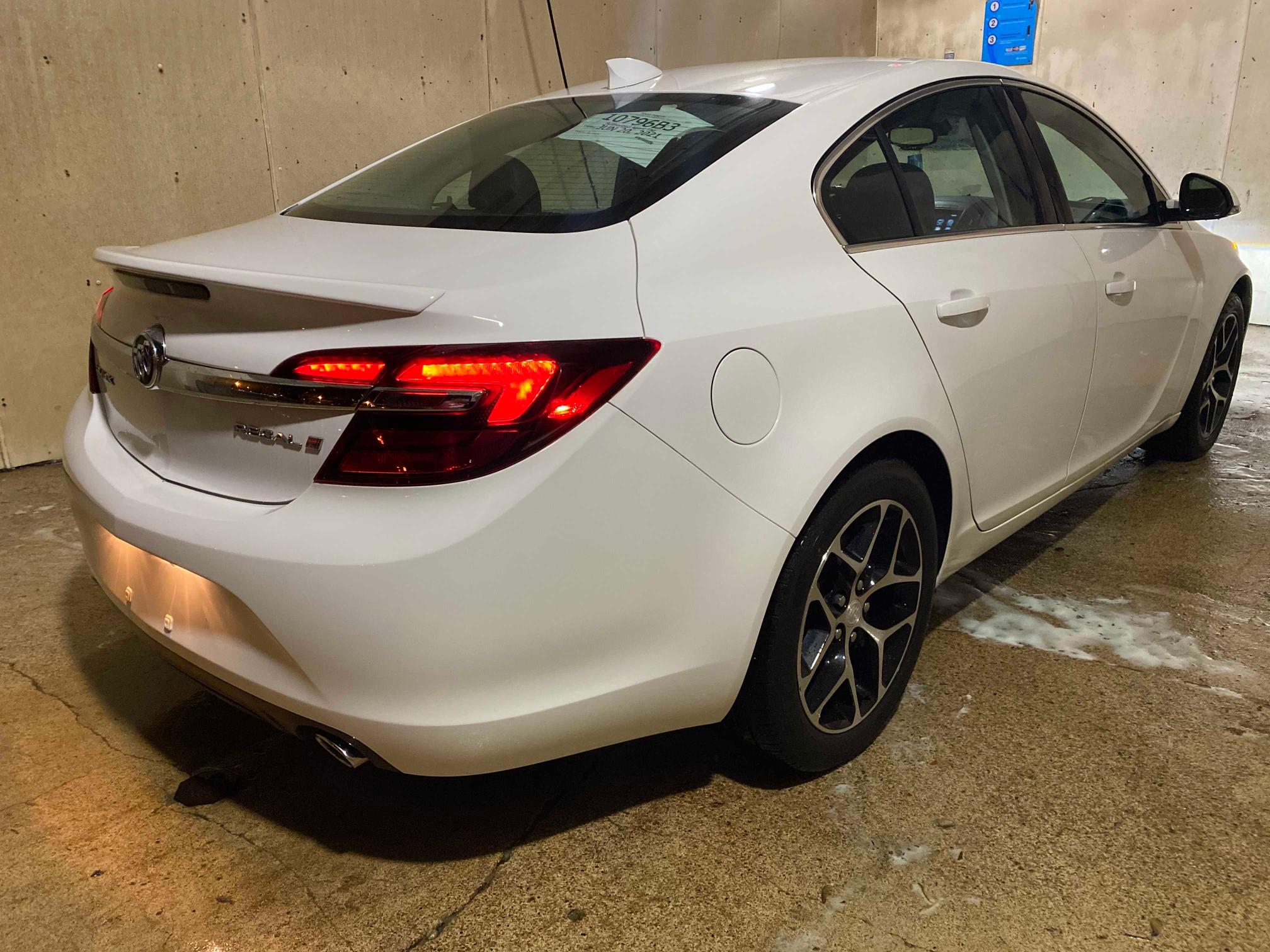 2017 BUICK REGAL SPOR 2G4GL5EX4H9102651