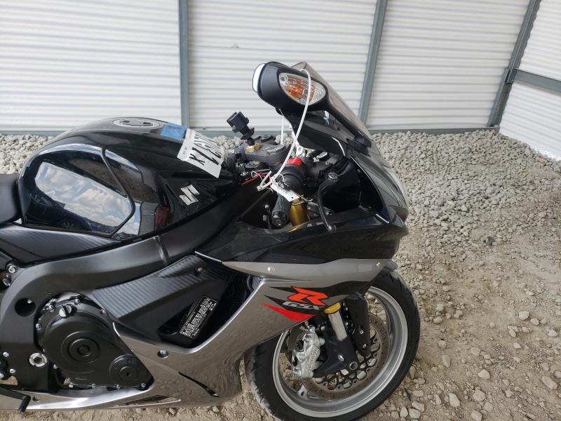 2018 SUZUKI GSX-R750 JS1GR7MA0J2101099