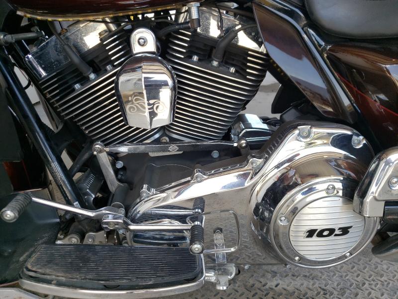 2011 HARLEY-DAVIDSON FLHTK 1HD1KEM18BB662221