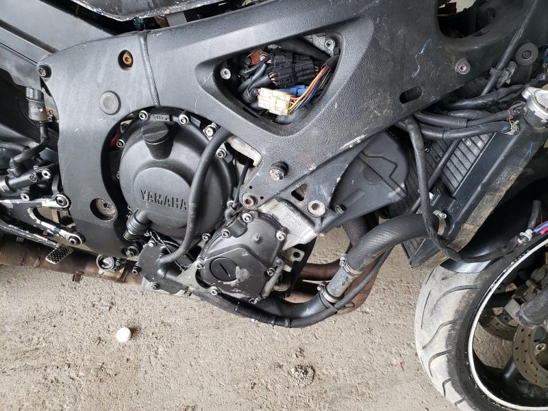 2004 YAMAHA YZF-R6 JYARJ06E44A015247