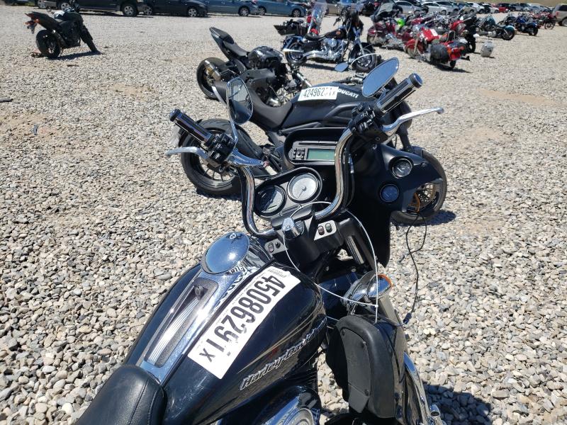 2011 HARLEY-DAVIDSON FLTRU 1HD1KGM1XBB603571