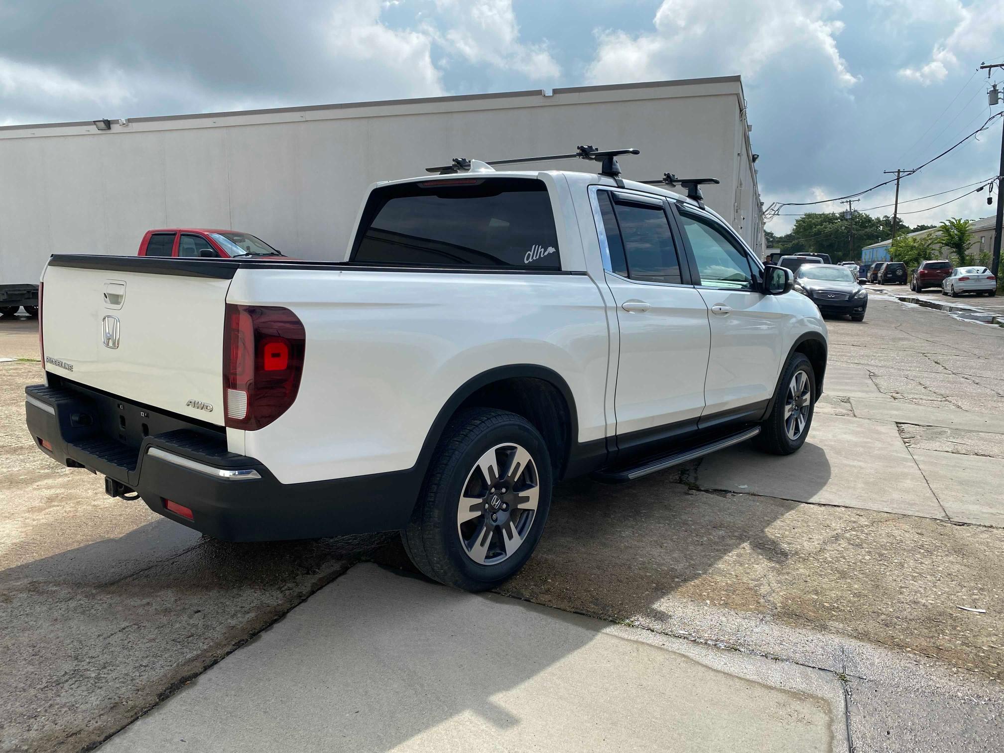 2017 HONDA RIDGELINE 5FPYK3F58HB010829