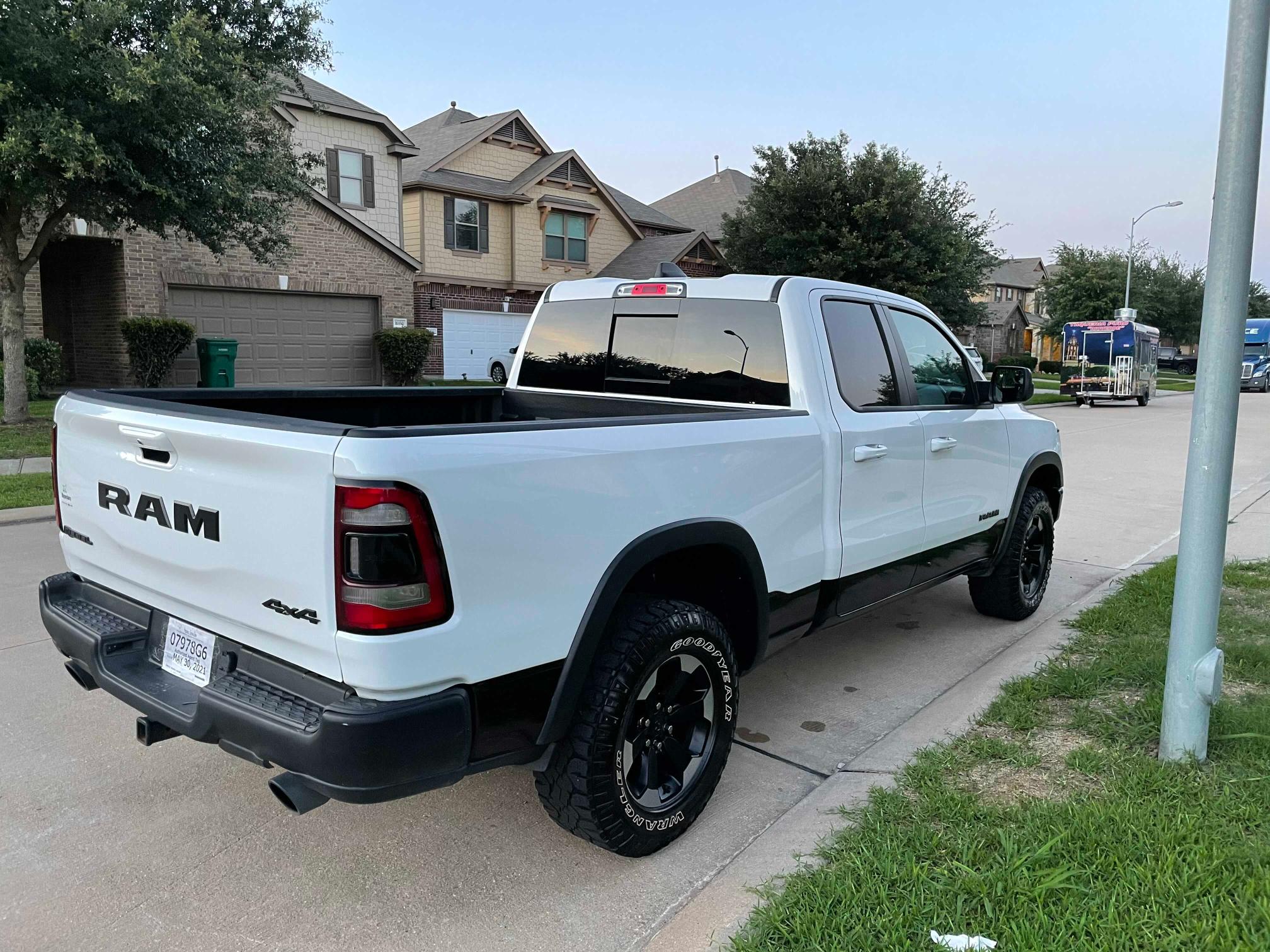 2019 RAM 1500 REBEL 1C6SRFET2KN924229