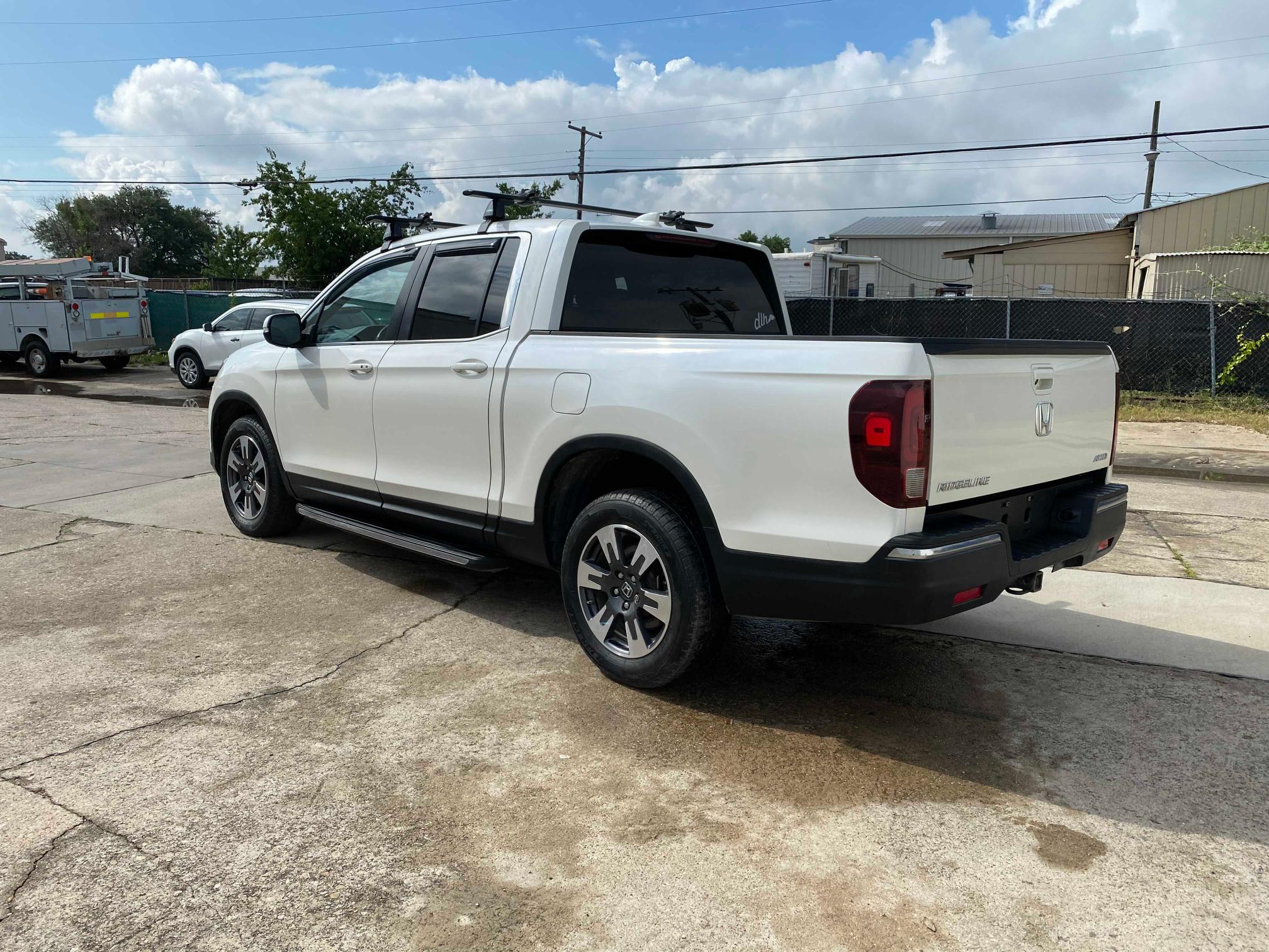 2017 HONDA RIDGELINE 5FPYK3F58HB010829