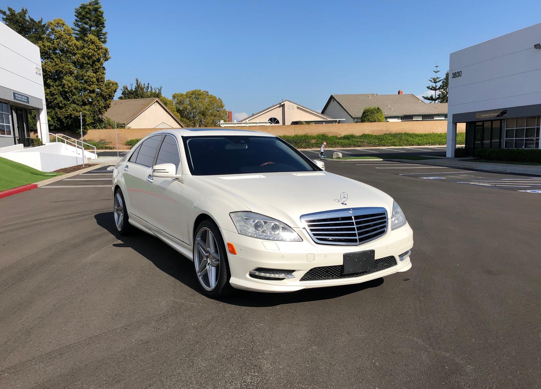 Р‘РµР»С‹Р№ Mercedes Benz s550