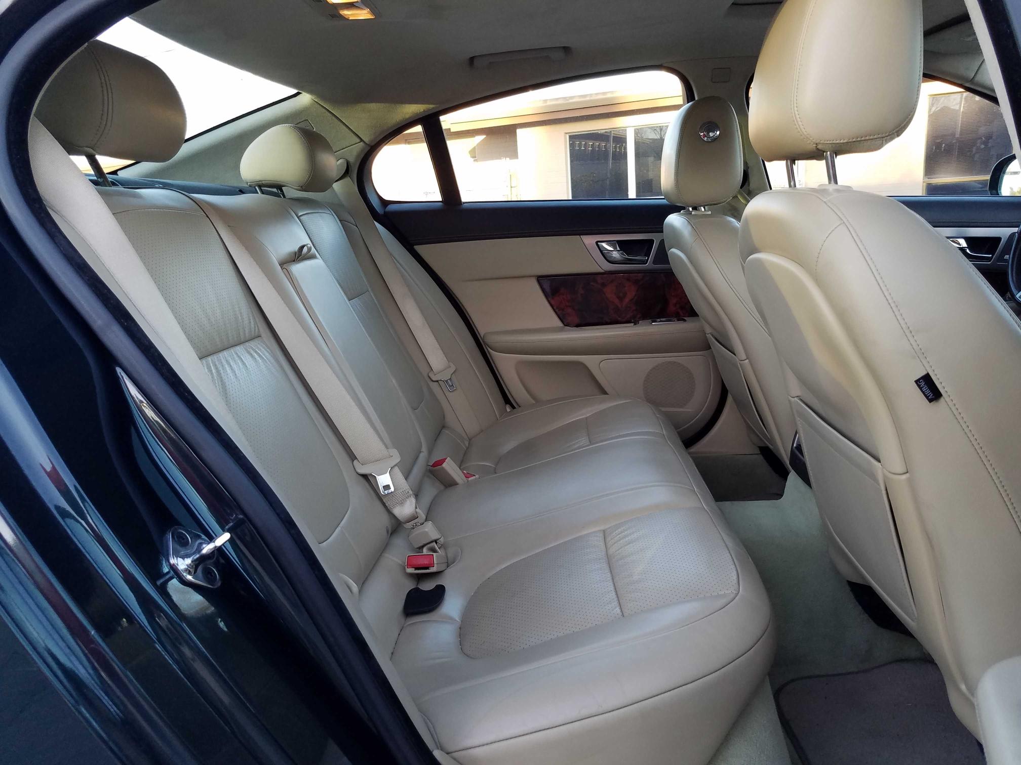 2010 JAGUAR XF PREMIUM SAJWA0GB2ALR57424