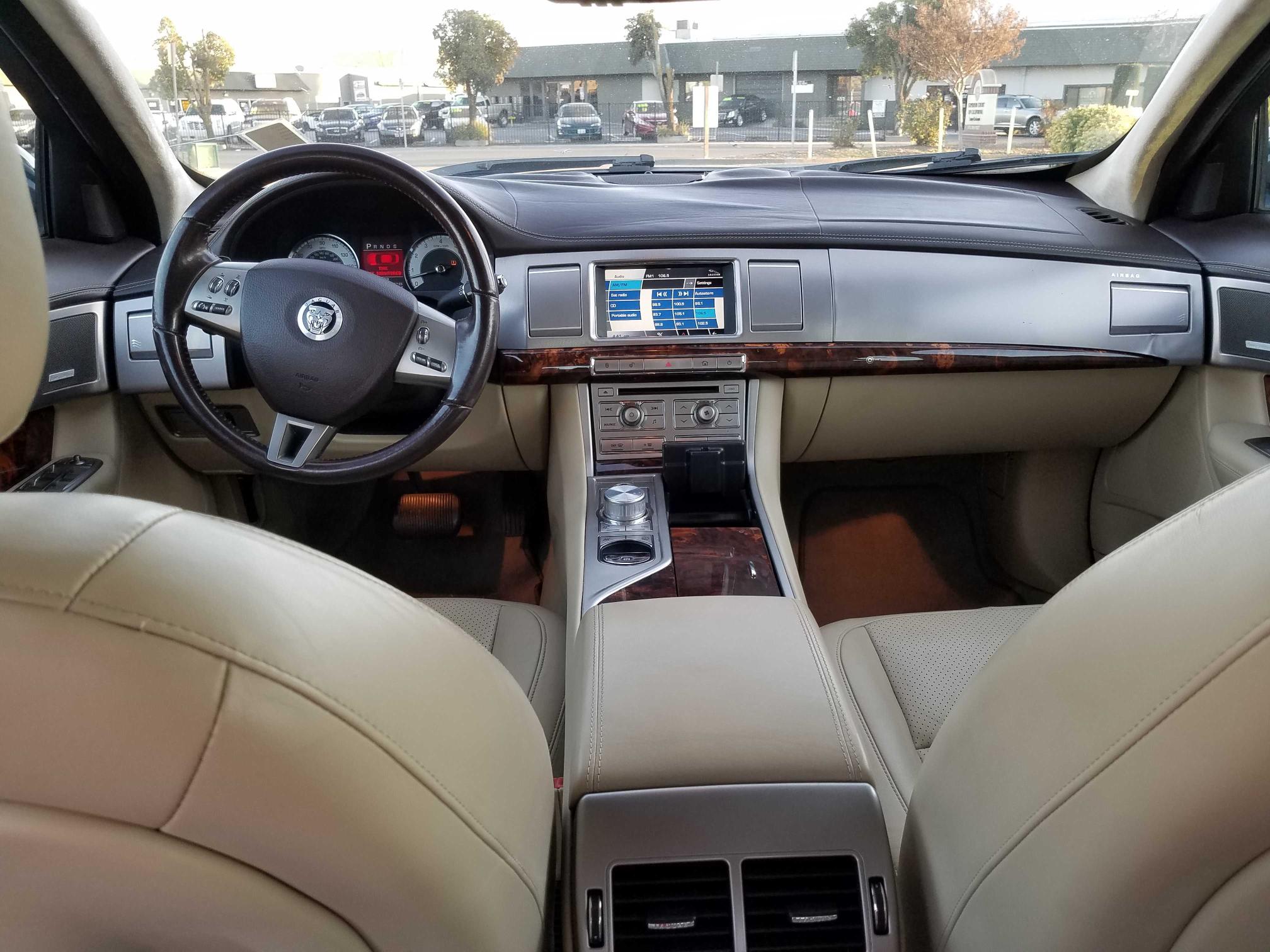 2010 JAGUAR XF PREMIUM SAJWA0GB2ALR57424