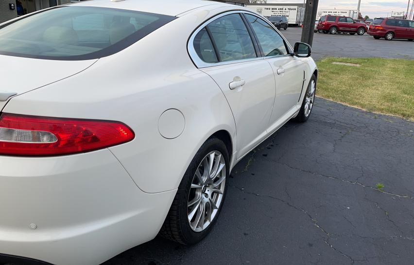 2010 JAGUAR XF LUXURY SAJWA0FA0AHR57529