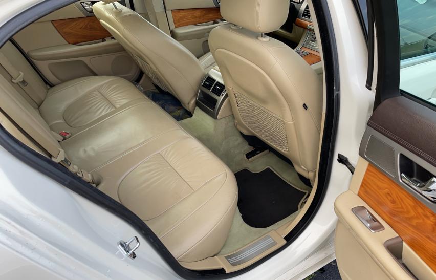 2010 JAGUAR XF LUXURY SAJWA0FA0AHR57529