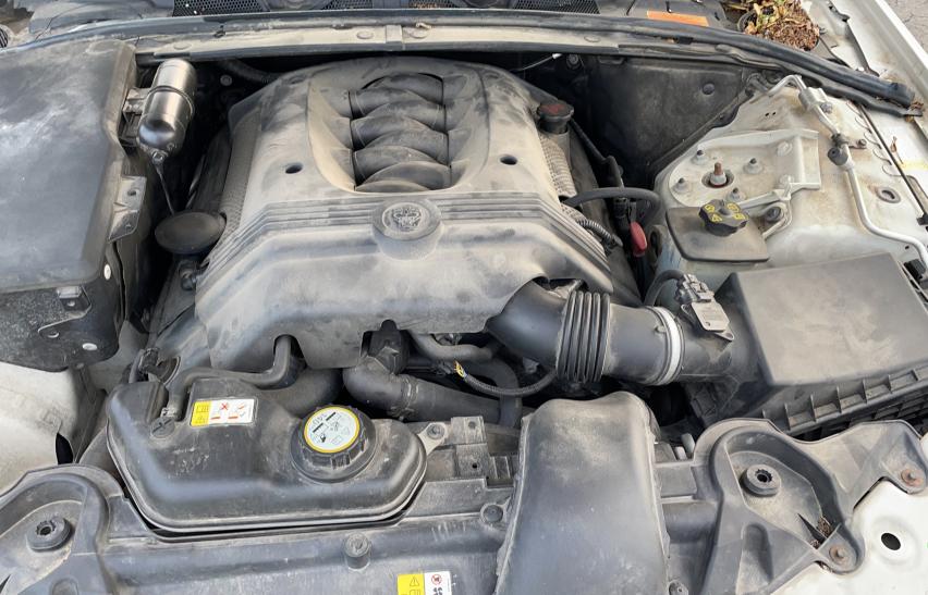 2010 JAGUAR XF LUXURY SAJWA0FA0AHR57529
