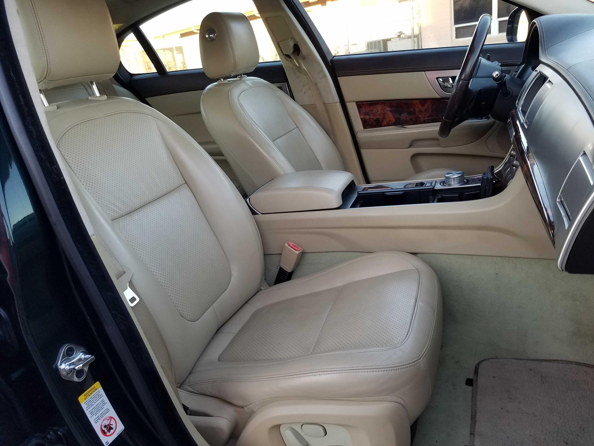 2010 JAGUAR XF PREMIUM SAJWA0GB2ALR57424