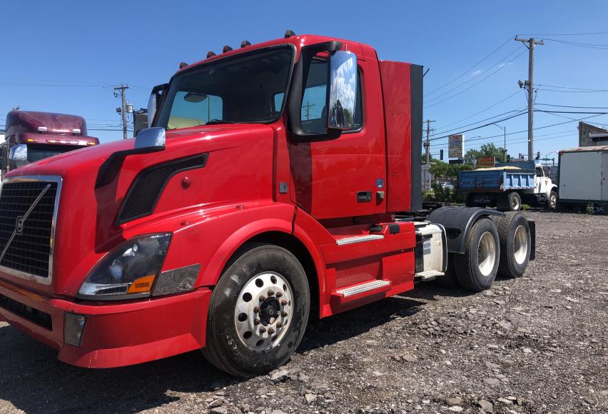 2015 VOLVO VN VNL 4V4NC9EH3FN921211