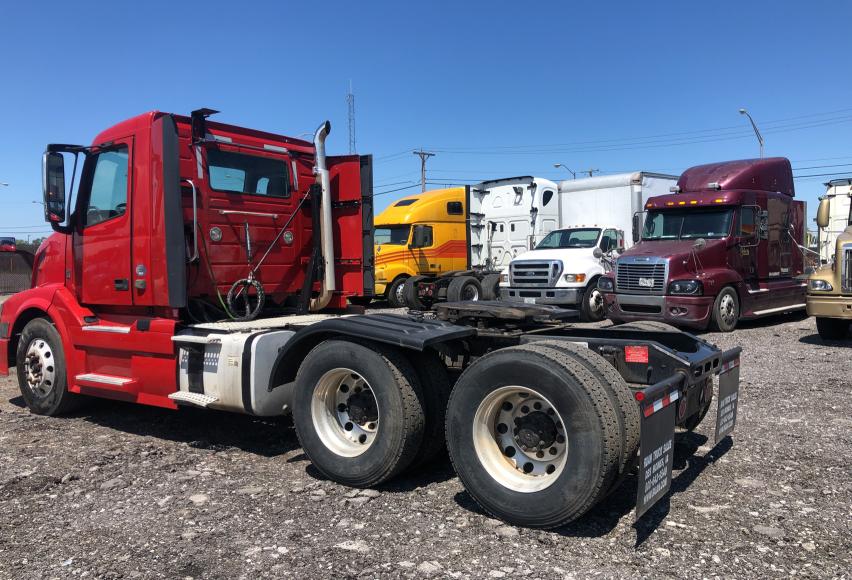 2015 VOLVO VN VNL 4V4NC9EH3FN921211