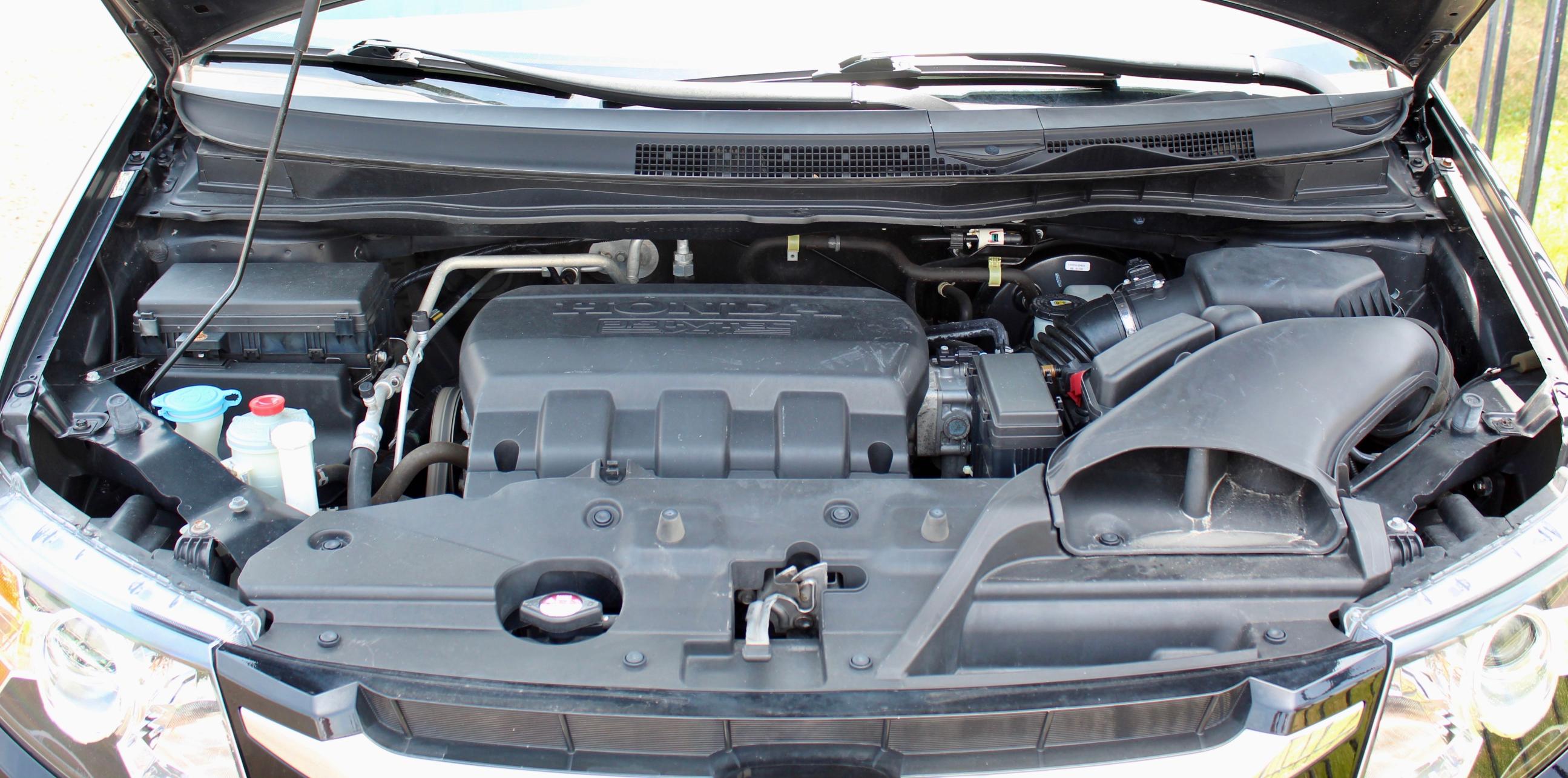 2015 HONDA ODYSSEY TO 5FNRL5H96FB105862