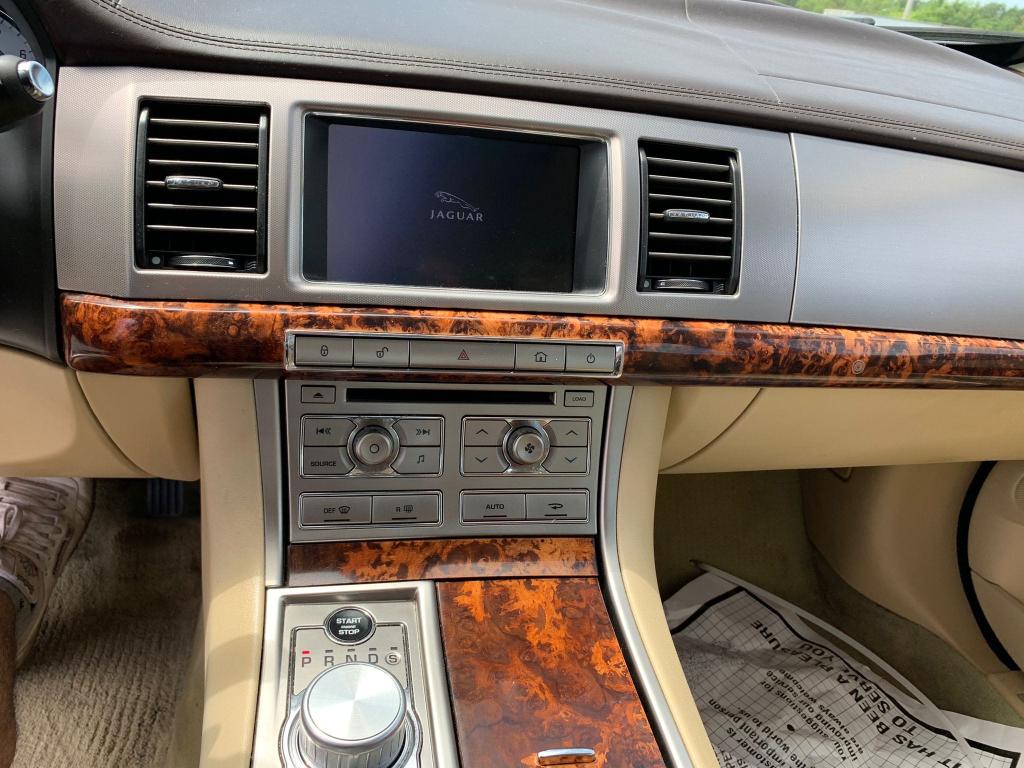 2010 JAGUAR XF PREMIUM SAJWA0GB8ALR58304
