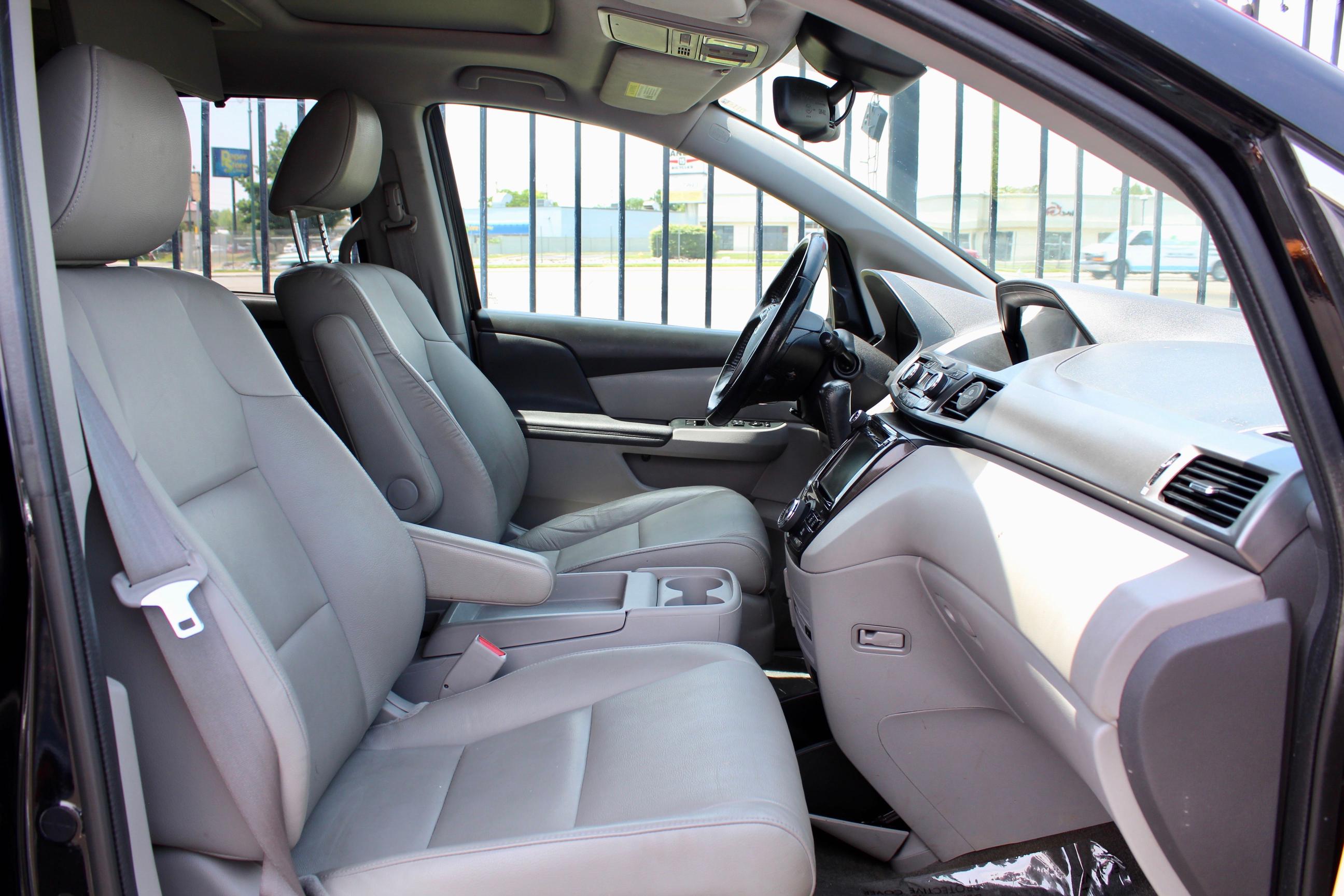 2015 HONDA ODYSSEY TO 5FNRL5H96FB105862