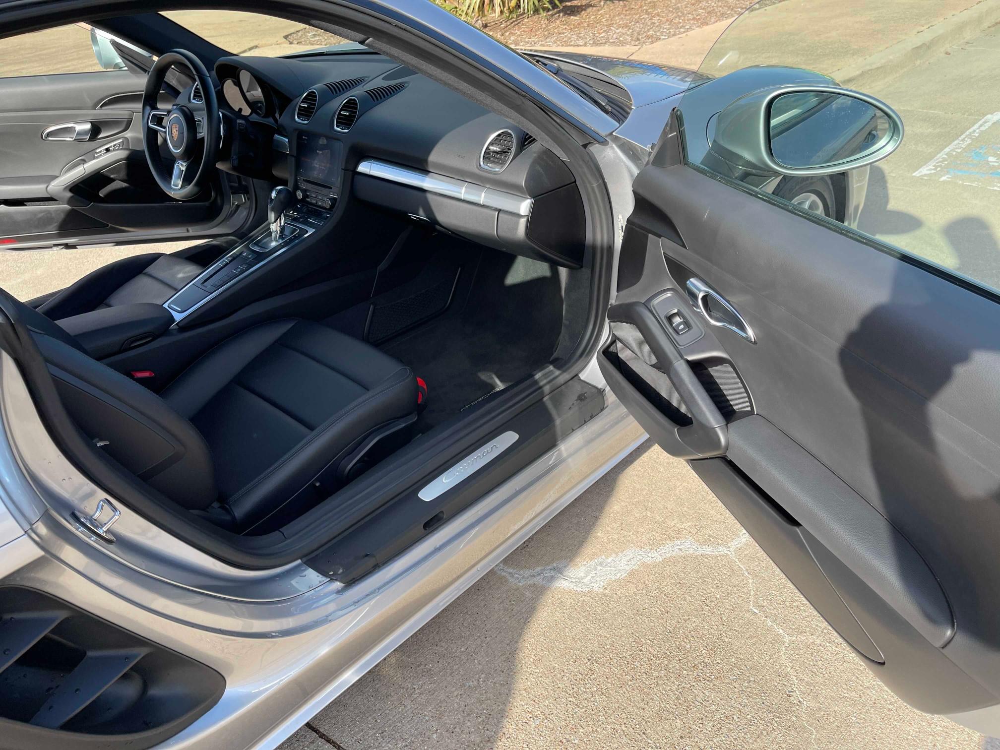 2018 PORSCHE CAYMAN WP0AA2A82JK260276