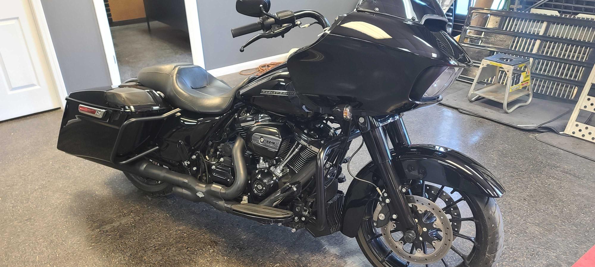 2019 HARLEY-DAVIDSON FLTRXS 1HD1KTP1XKB677934