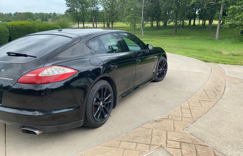 2013 PORSCHE PANAMERA 2 WP0AA2A72DL015886
