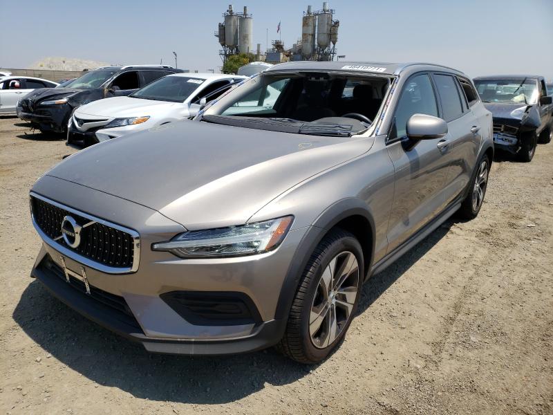 2020 VOLVO V60 CROSS YV4102WK2L1033635