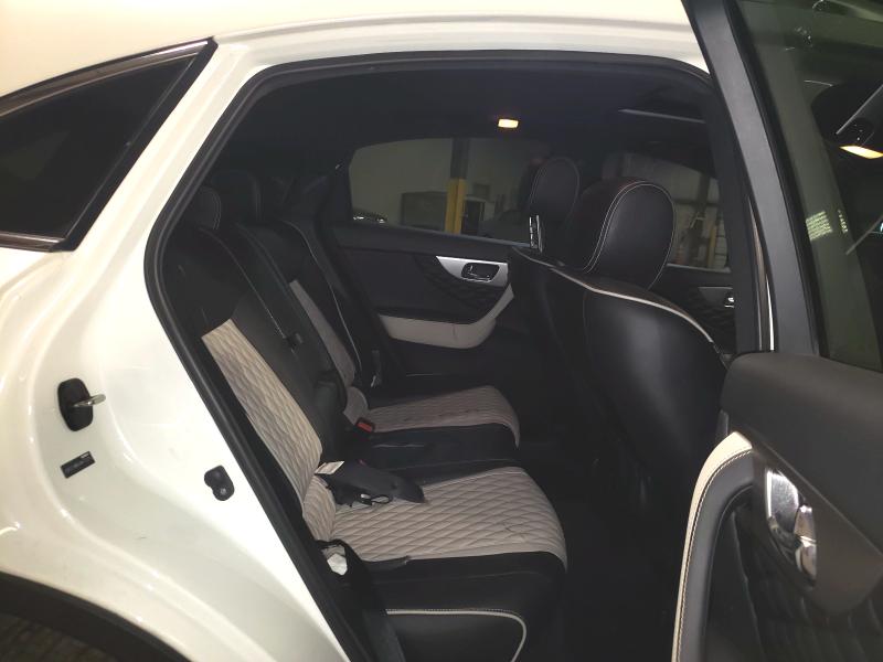 2017 INFINITI QX70 JN8CS1MW0HM412374
