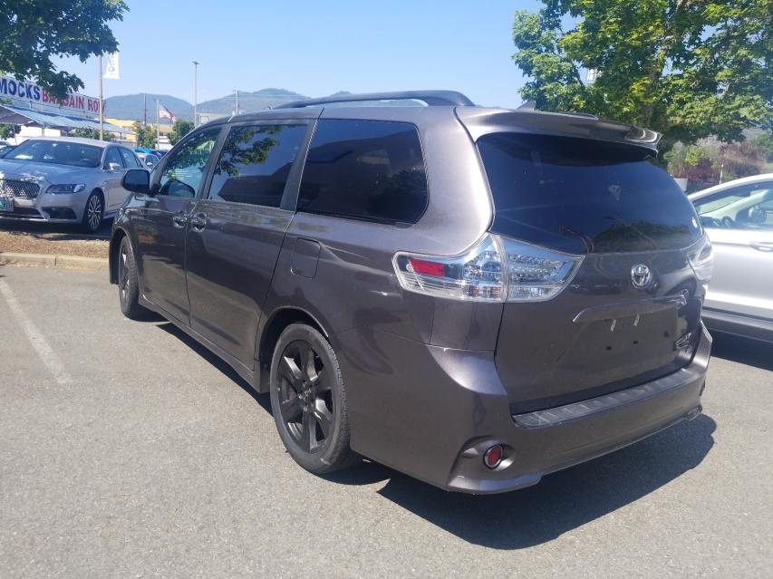 2019 TOYOTA SIENNA SE 5TDXZ3DC5KS987561
