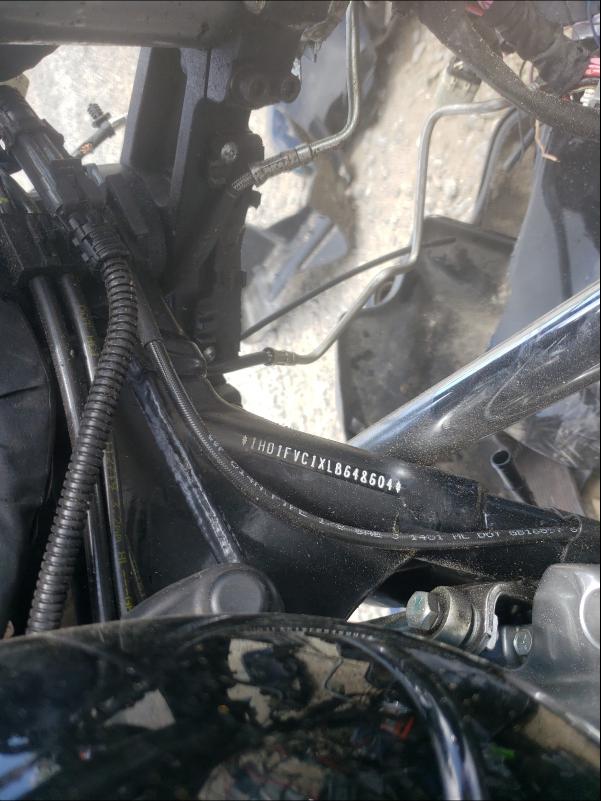 2020 HARLEY-DAVIDSON FLHT 1HD1FVC1XLB648604