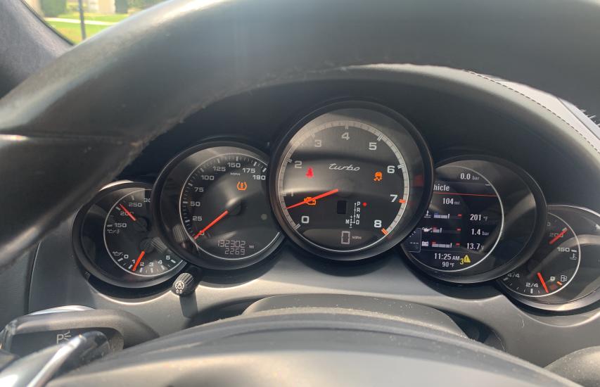 2011 PORSCHE CAYENNE TU WP1AC2A2XBLA82441