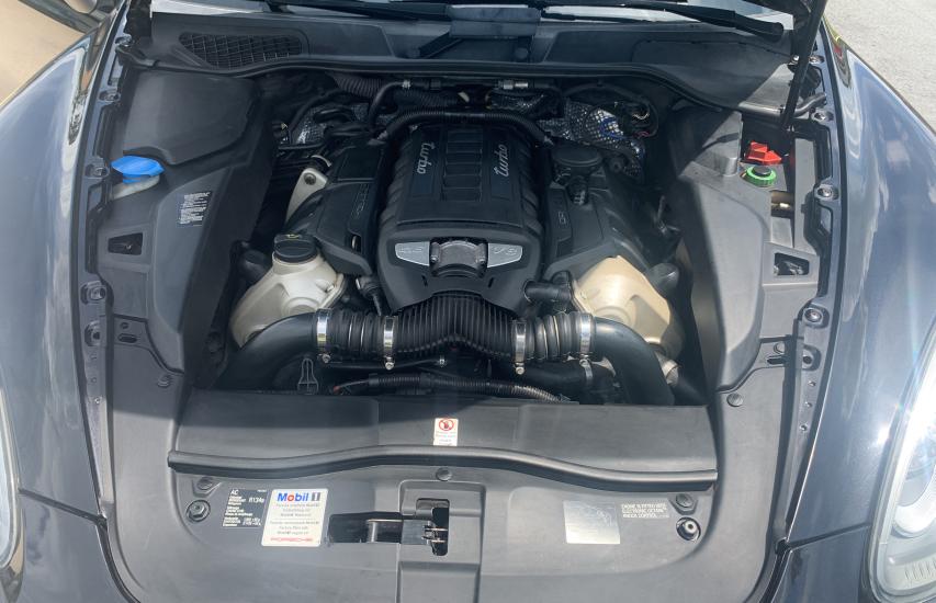 2011 PORSCHE CAYENNE TU WP1AC2A2XBLA82441