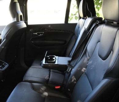 2020 VOLVO XC90 T5 MO YV4102CK6L1535682
