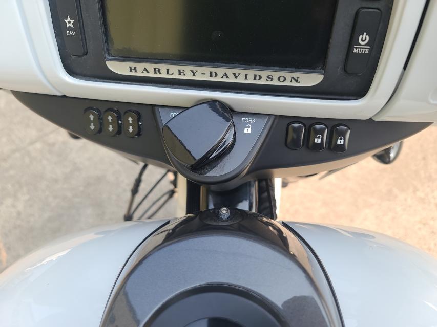 2018 HARLEY-DAVIDSON FLHXSE CVO 1HD1PXL10JB954068