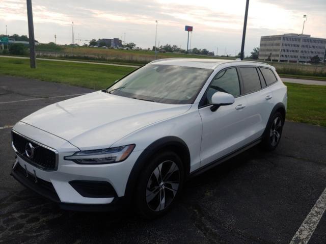 2020 VOLVO V60 CROSS YV4102WK5L1048680