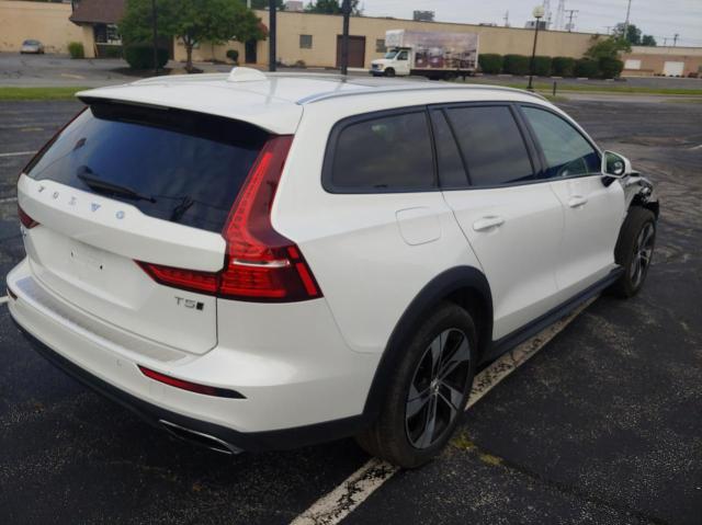 2020 VOLVO V60 CROSS YV4102WK5L1048680