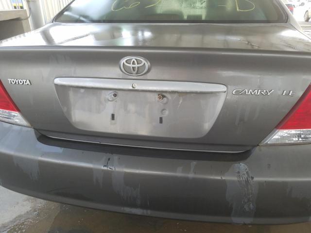VIN: 4T1BE30K15U622602 Auction: COPART UAE Lot: 52818001 Location: USED VEHICLE AUCTION - DUBAI VIN: 4T1BE30K15U622602 TOYOTA CAMRY 2005 GRAY Photo 12