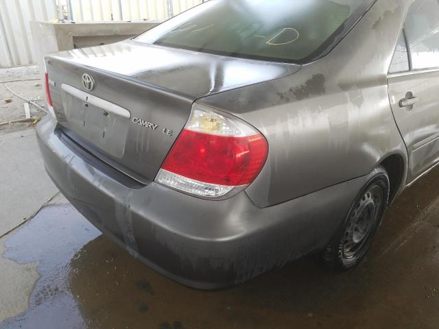 VIN: 4T1BE30K15U622602 Auction: COPART UAE Lot: 52818001 Location: USED VEHICLE AUCTION - DUBAI VIN: 4T1BE30K15U622602 TOYOTA CAMRY 2005 GRAY Photo 10