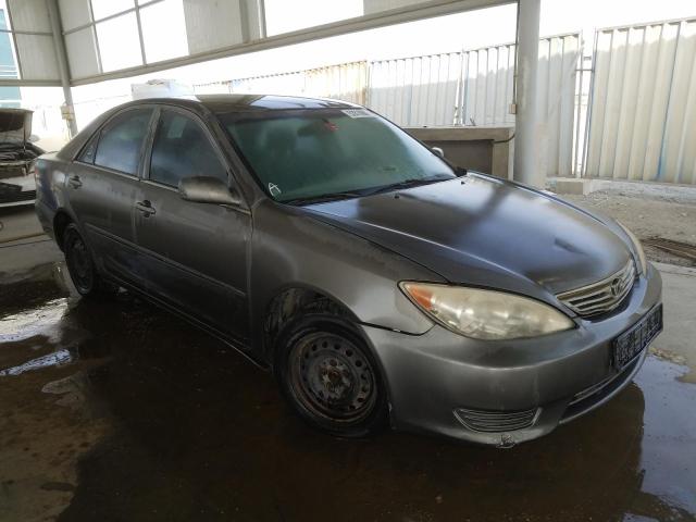 VIN: 4T1BE30K15U622602 Auction: COPART UAE Lot: 52818001 Location: USED VEHICLE AUCTION - DUBAI VIN: 4T1BE30K15U622602 TOYOTA CAMRY 2005 GRAY Photo 1