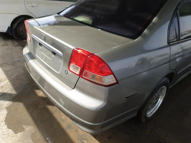 VIN: JHMES86215S400554 Auction: COPART UAE Lot: 52819831 Location: USED VEHICLE AUCTION - DUBAI VIN: JHMES86215S400554 HONDA CIVIC 2005 GRAY Photo 10