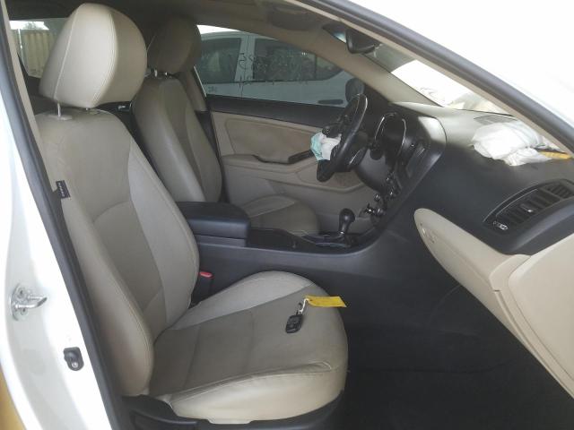VIN: KNAGR4166G5652159 Auction: COPART UAE Lot: 59787851 Location: DUBAI INDUSTRIAL CITY - DUBAI VIN: KNAGR4166G5652159 KIA OPTIMA 2016 WHITE Photo 5