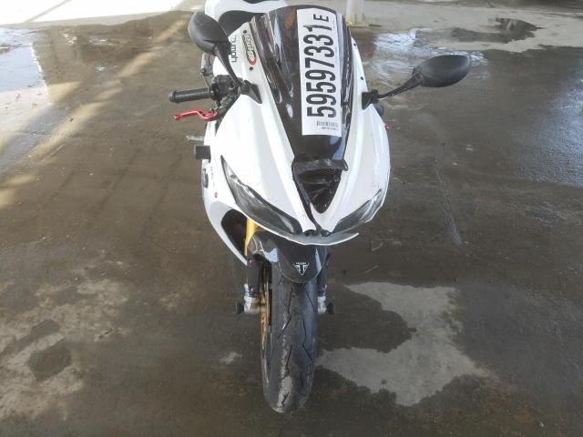 VIN: SMTTMD1166C522395 Auction: COPART UAE Lot: 59597331 Location: DUBAI INDUSTRIAL CITY - DUBAI VIN: SMTTMD1166C522395 TRIUMPH DAYTONA675 2012 WHITE Photo 14