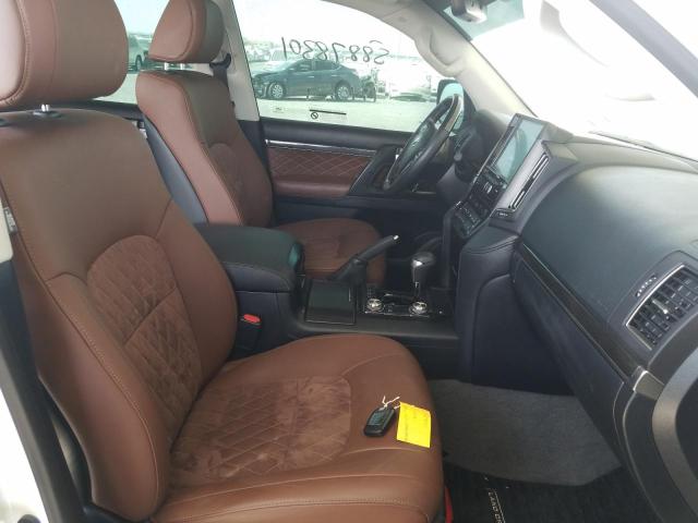 VIN: JTMHX01J6L4197808 Auction: COPART UAE Lot: 58878301 Location: DUBAI INDUSTRIAL CITY - DUBAI VIN: JTMHX01J6L4197808 TOYOTA L-CRUISER 2020 WHITE Photo 5