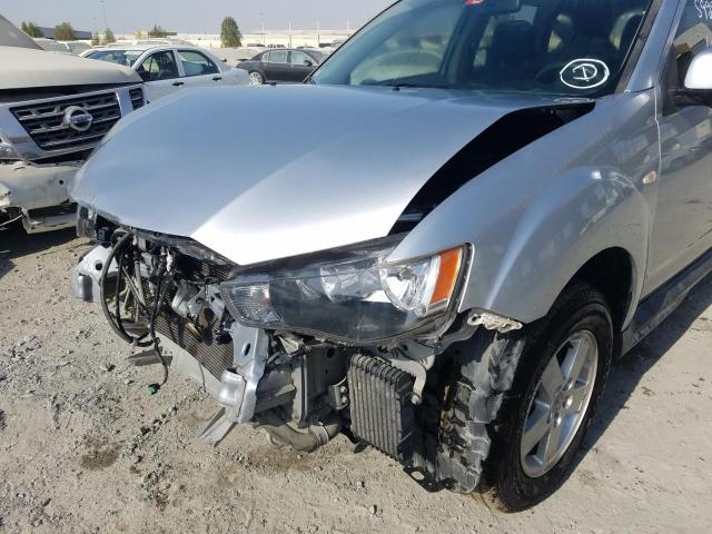 VIN: JMYXTCW5WBU709931 Auction: COPART UAE Lot: 59226321 Location: DUBAI INDUSTRIAL CITY - DUBAI JMYXTCW5WBU709931 MITSUBISHI OUTLANDER 2011 SILVER Photo 9