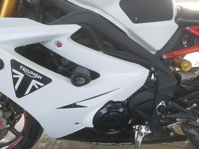 VIN: SMTTMD1166C522395 Auction: COPART UAE Lot: 59597331 Location: DUBAI INDUSTRIAL CITY - DUBAI VIN: SMTTMD1166C522395 TRIUMPH DAYTONA675 2012 WHITE Photo 5
