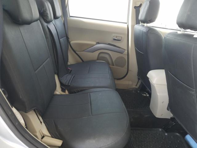 VIN: JMYXTCW5WBU709931 Auction: COPART UAE Lot: 59226321 Location: DUBAI INDUSTRIAL CITY - DUBAI JMYXTCW5WBU709931 MITSUBISHI OUTLANDER 2011 SILVER Photo 6