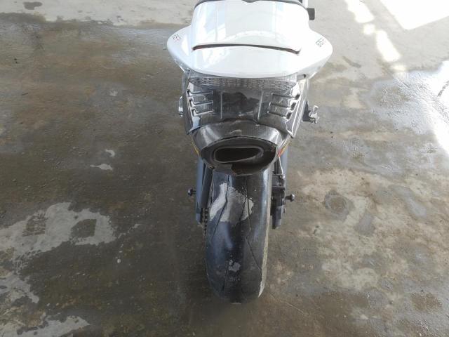 VIN: SMTTMD1166C522395 Auction: COPART UAE Lot: 59597331 Location: DUBAI INDUSTRIAL CITY - DUBAI VIN: SMTTMD1166C522395 TRIUMPH DAYTONA675 2012 WHITE Photo 15