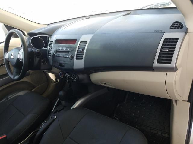 VIN: JMYXTCW5WBU709931 Auction: COPART UAE Lot: 59226321 Location: DUBAI INDUSTRIAL CITY - DUBAI JMYXTCW5WBU709931 MITSUBISHI OUTLANDER 2011 SILVER Photo 14