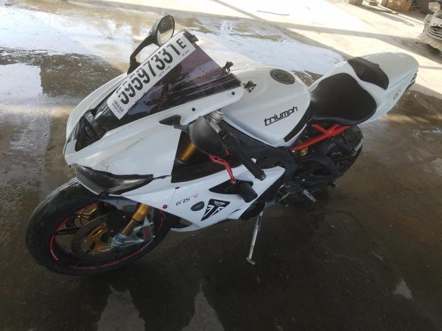 VIN: SMTTMD1166C522395 Auction: COPART UAE Lot: 59597331 Location: DUBAI INDUSTRIAL CITY - DUBAI VIN: SMTTMD1166C522395 TRIUMPH DAYTONA675 2012 WHITE Photo 2