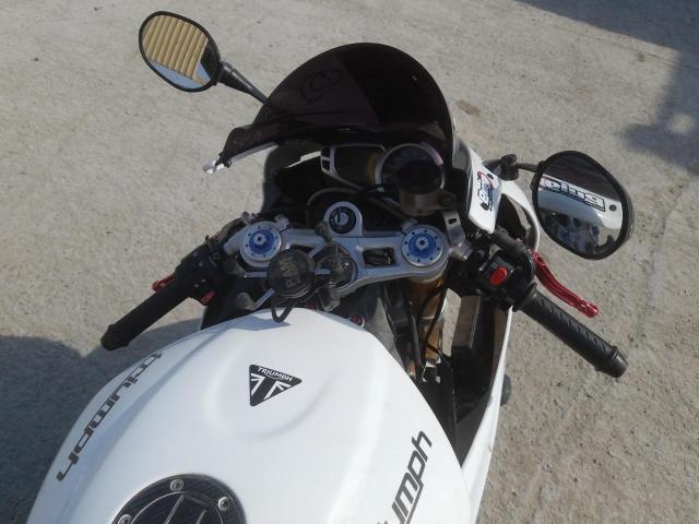 VIN: SMTTMD1166C522395 Auction: COPART UAE Lot: 59597331 Location: DUBAI INDUSTRIAL CITY - DUBAI VIN: SMTTMD1166C522395 TRIUMPH DAYTONA675 2012 WHITE Photo 18